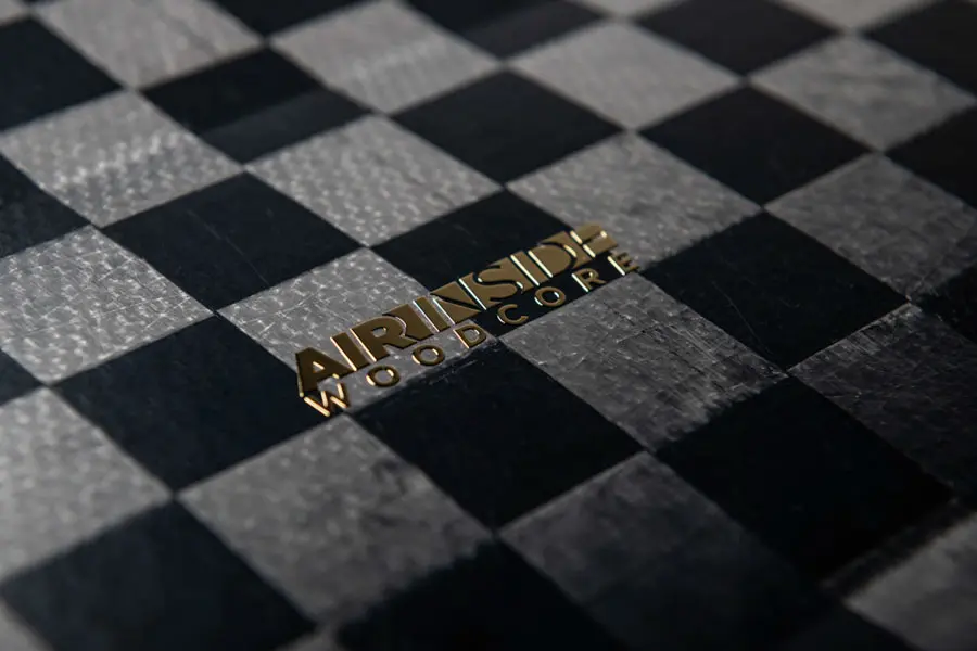 2025-carbon-touch-elite-V.webp