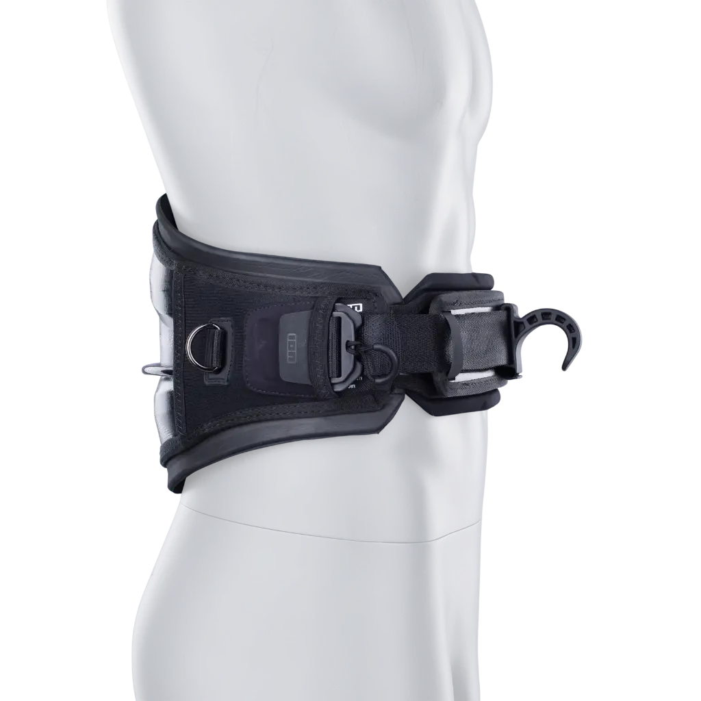 48262-4762_IOW-Harness_Waist_Wing_Rogue_04_900_black_Model (1).webp
