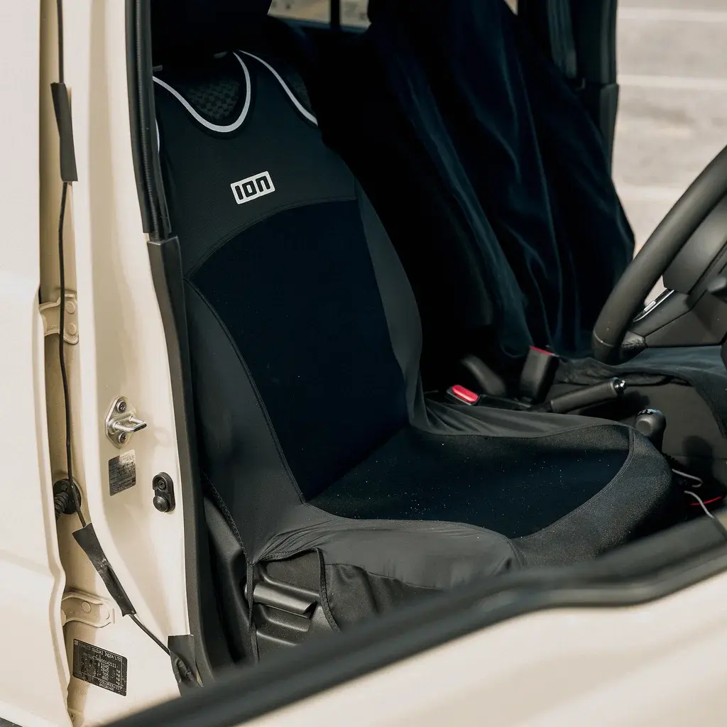 SS24__0032_ION_Accessories_Tank_Top_Seat_Cover.webp