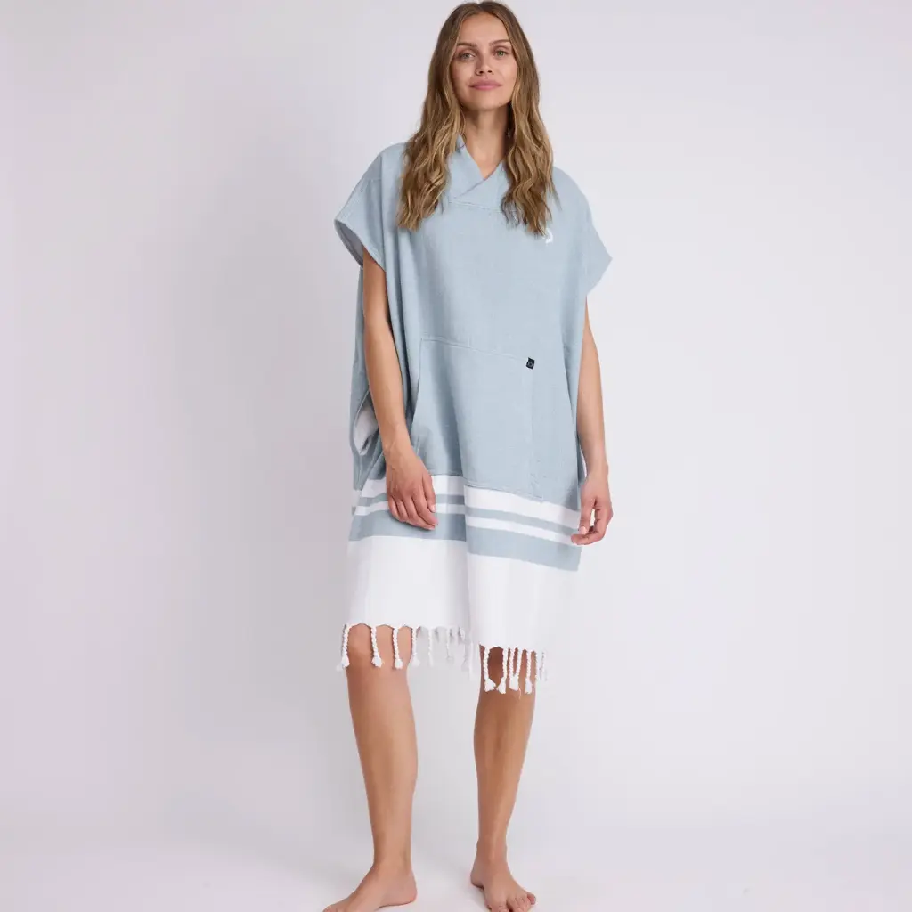 44260-7240-DT_PONCHO_UNISEX_01121_1.webp
