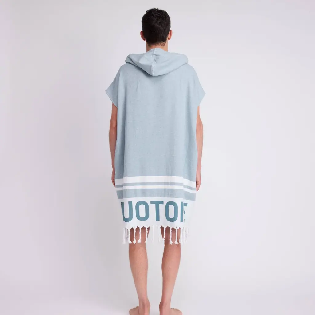 44260-7240-DT_PONCHO_UNISEX_01208.webp