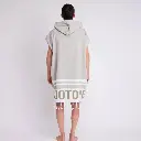 44260-7240-DT_PONCHO_UNISEX_01231.webp